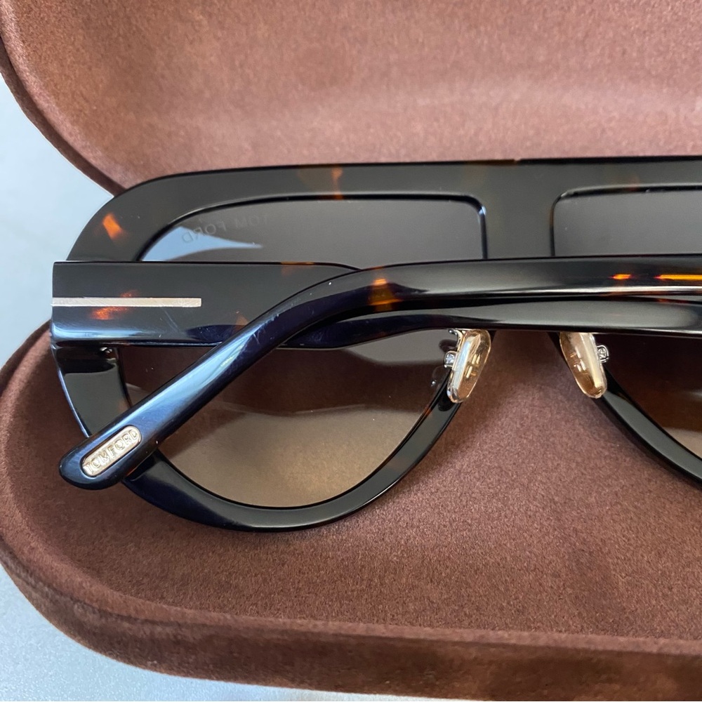 Tortoise Shell Gradient Aviator Sunglasses - image 6